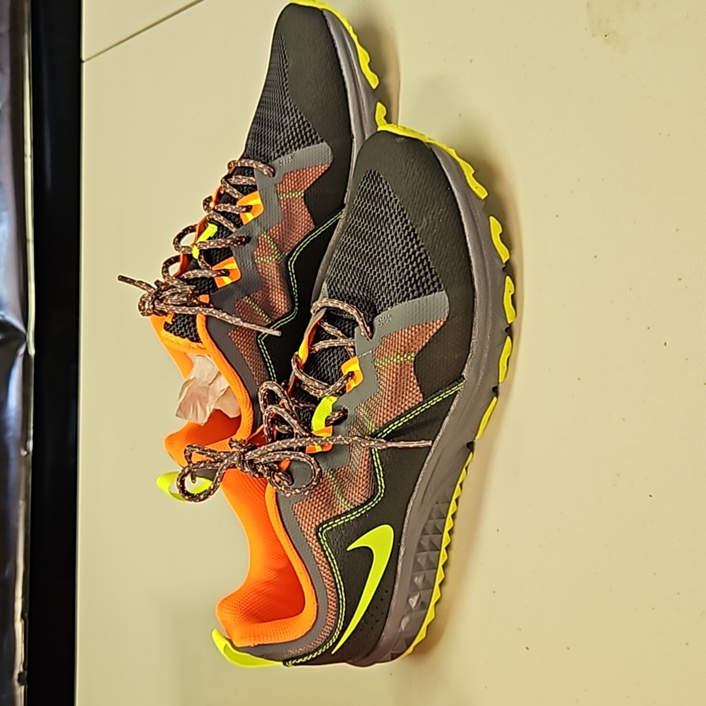Nike Mak boys 7y
